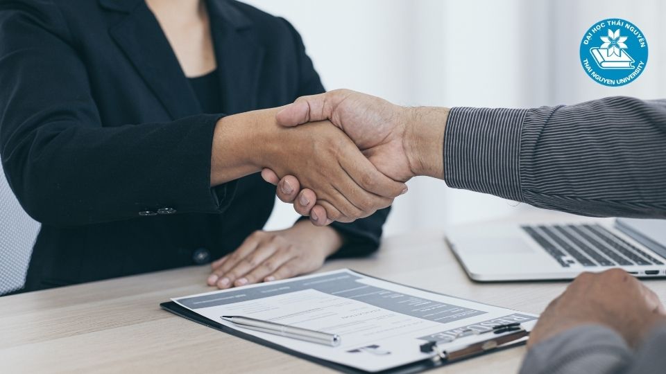 Học ngôn ngữ Trung có dễ xin việc không?