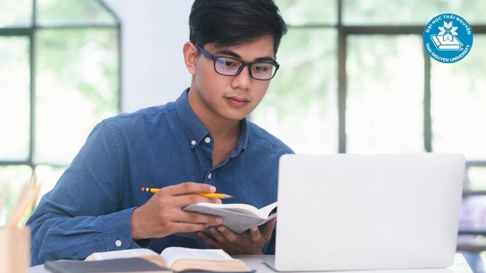 Nên học đại học từ xa ở trường nào