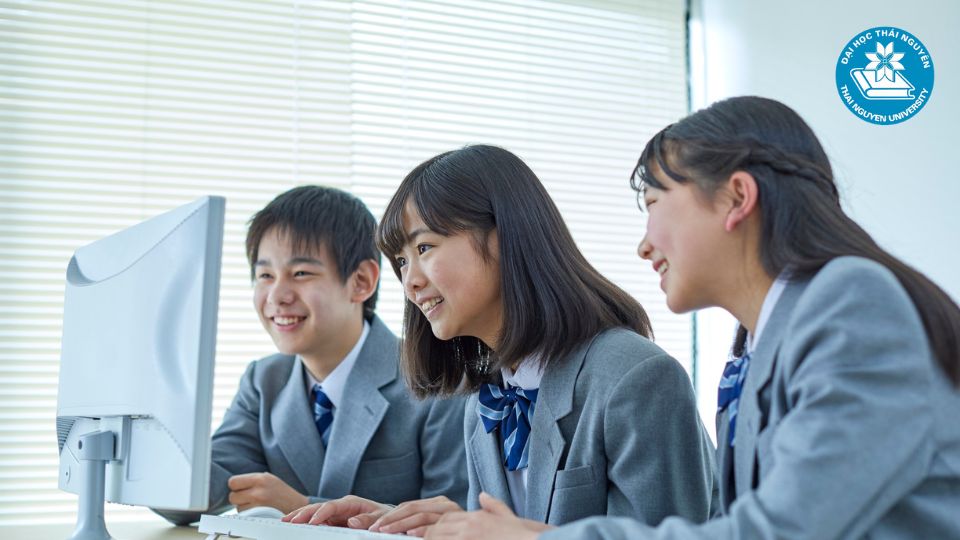 Học liên thông đại học hình thức nào phù hợp với người đi làm?