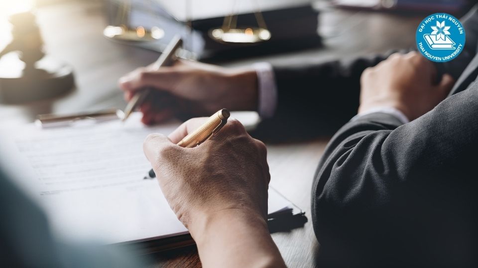 Ngành luật có khó không? Những thách thức cần vượt qua