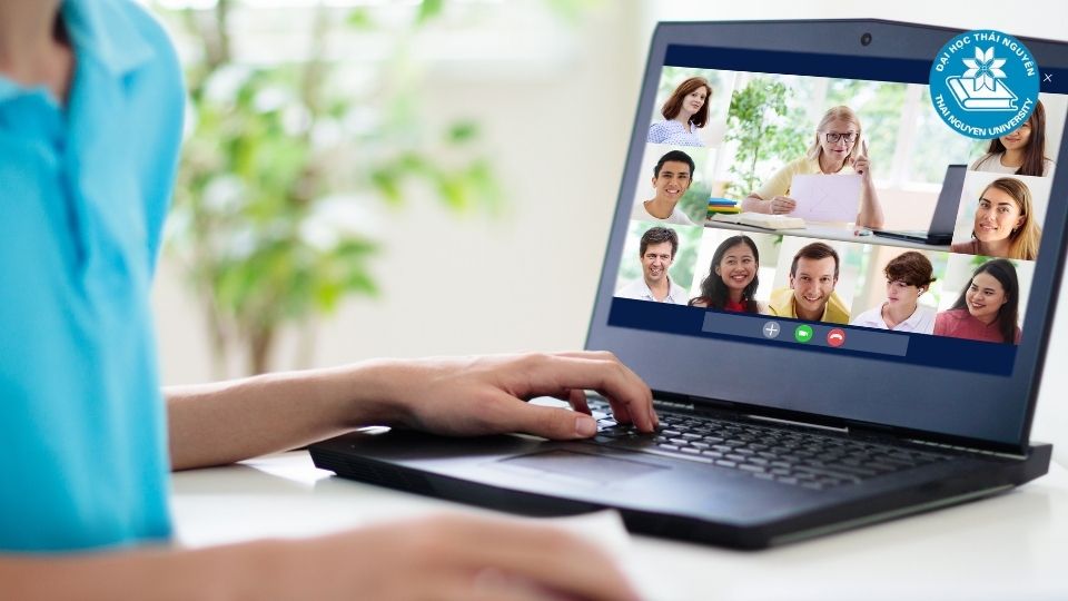 Đại học từ xa là gì và những lợi ích thiết thực