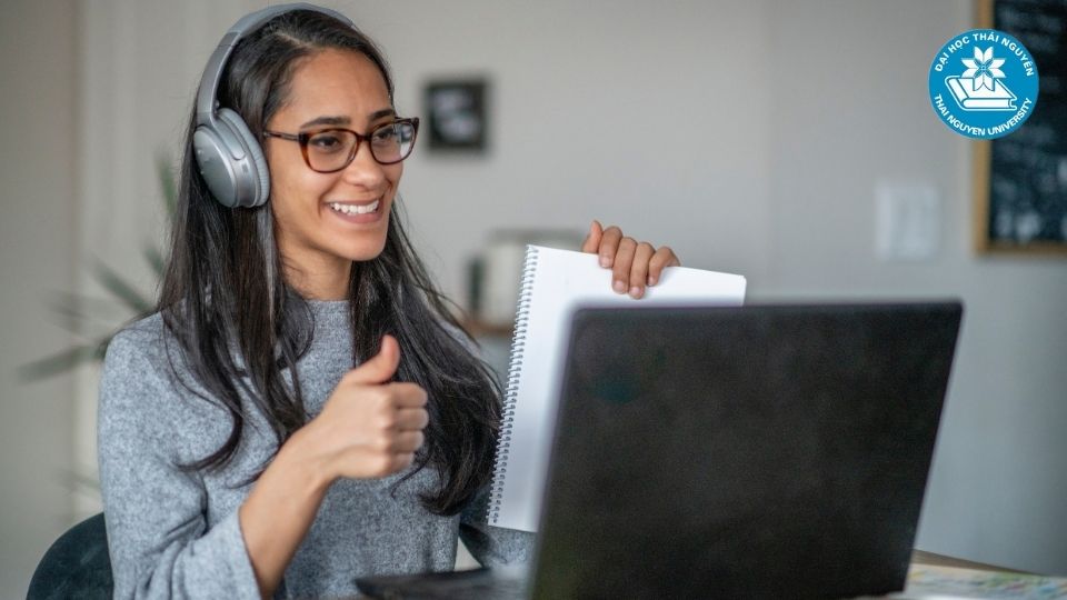 Có nên học văn bằng 2 ngôn ngữ anh online không?