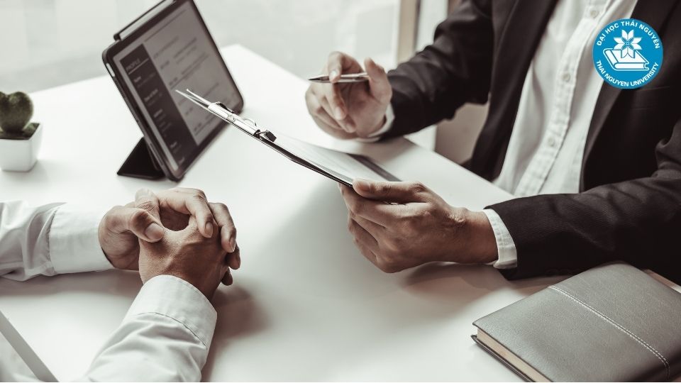 Học phí ngành ngôn ngữ Anh có xứng đáng với giá trị nghề nghiệp?