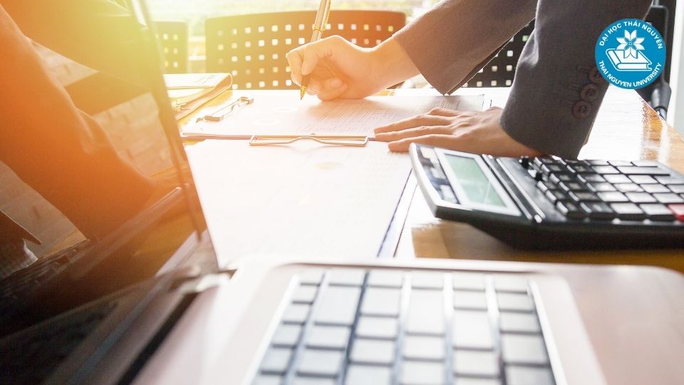 Chương trình học quản trị kinh doanh dành cho người đi làm có gì đặc biệt