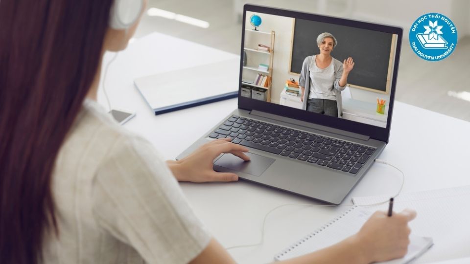 Học đại học ngành quản trị kinh doanh hệ từ xa tại đại học Thái Nguyên