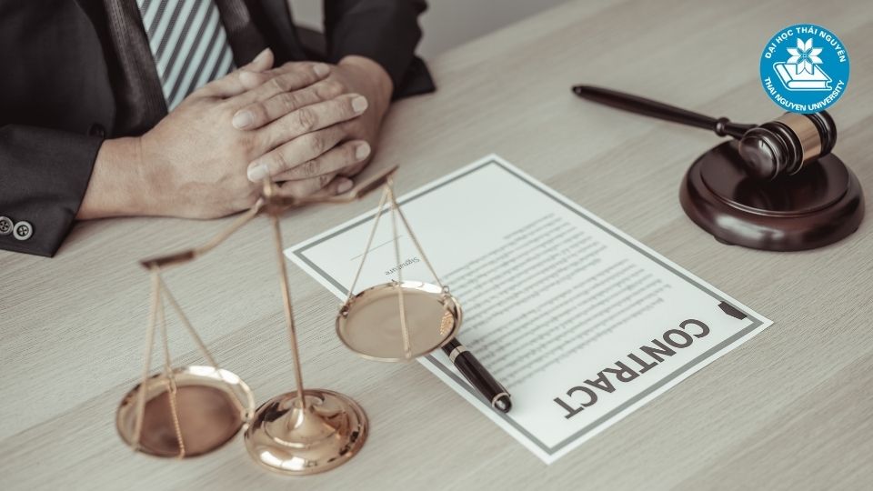 Lợi ích khi học văn bằng 2 ngành luật