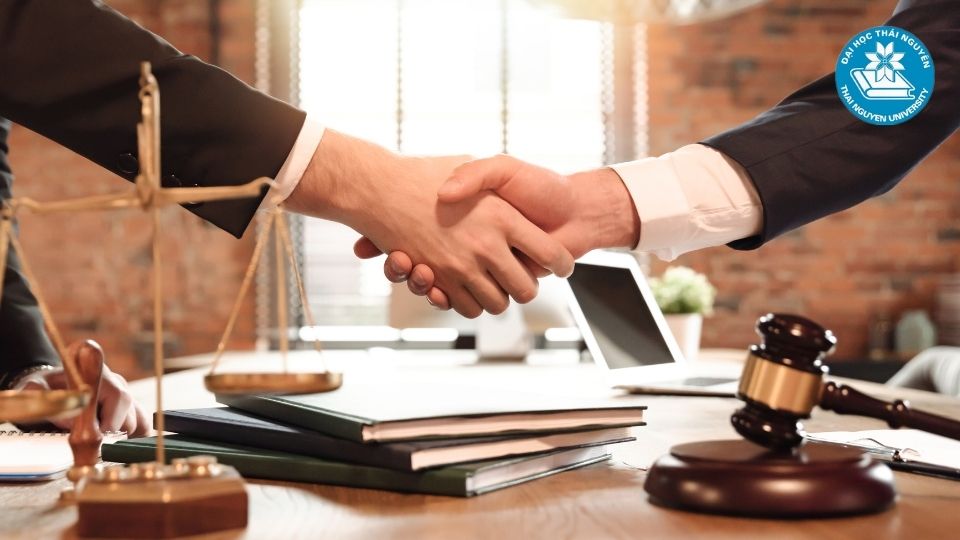 Văn bằng 2 ngành luật là gì?