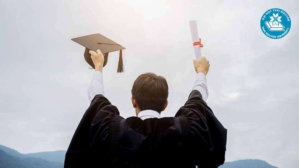 Bằng đại học từ xa có xin được việc không?