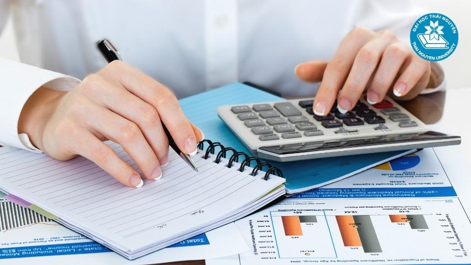 Các yếu tố ảnh hưởng đến học phí ngành kế toán