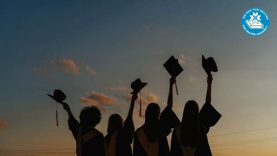 Điều kiện học văn bằng 2 và những thách thức cần vượt qua