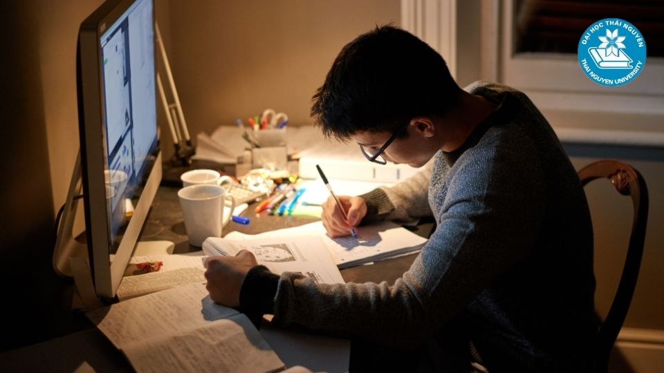 Lợi ích vượt trội của hình thức học văn bằng 2 online