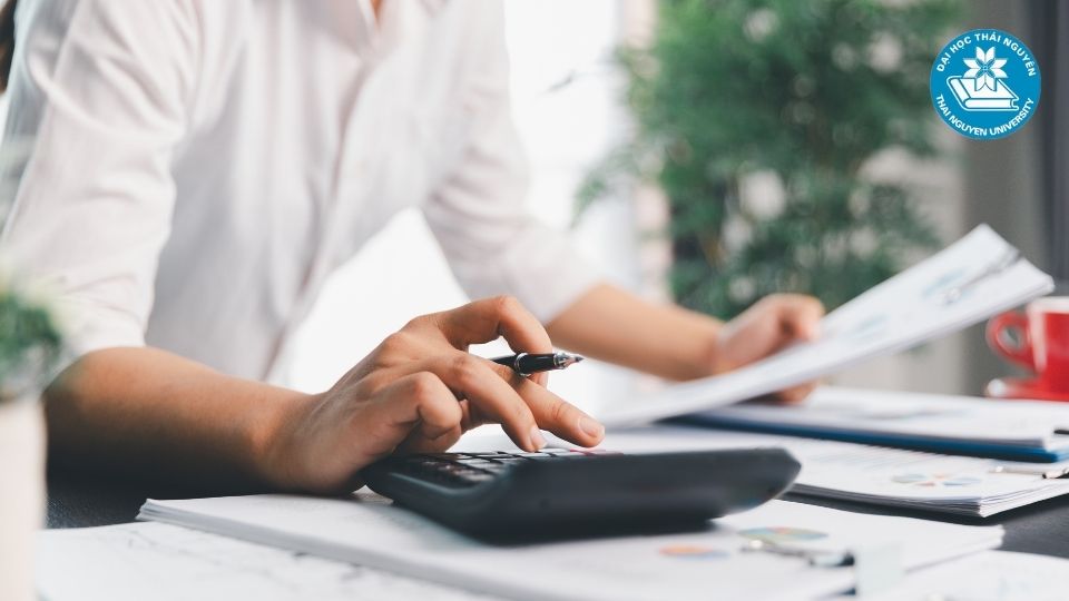 Ngành kế toán học gì và kỹ năng nào giúp bạn dễ xin việc hơn