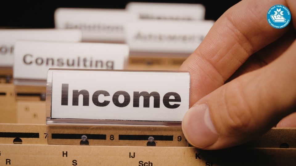 Cơ hội nghề nghiệp và mức thu nhập cho phái nữ khi học luật kinh tế