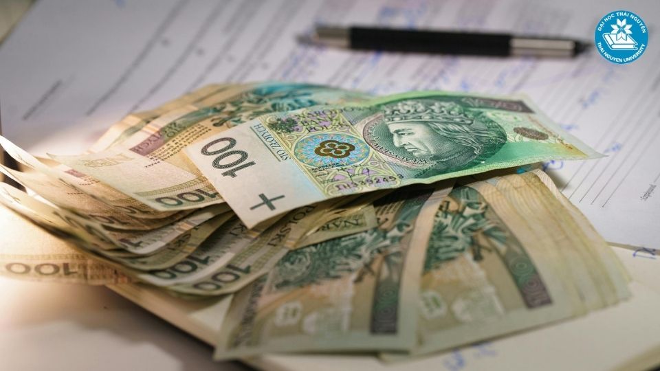 Chương trình đào tạo từ xa ngành kinh tế và sự tương thích với thực tế