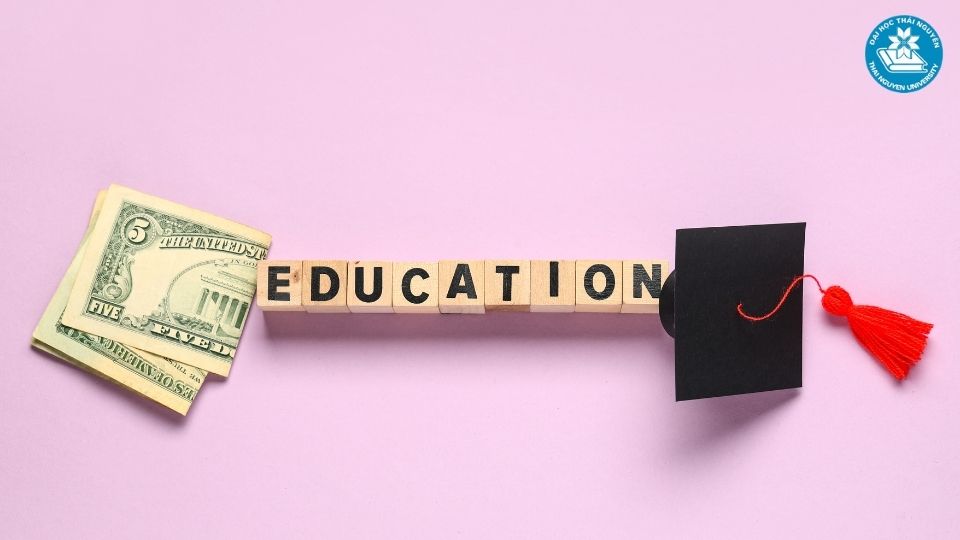 Các yếu tố ảnh hưởng đến học phí quản trị kinh doanh và cách tối ưu chi phí