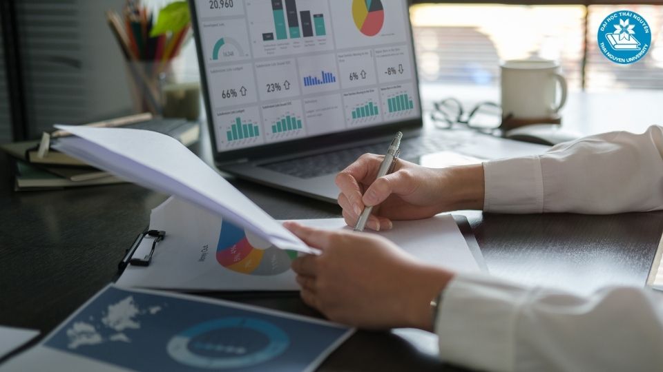 Tổng quan về mức học phí quản trị kinh doanh hiện nay